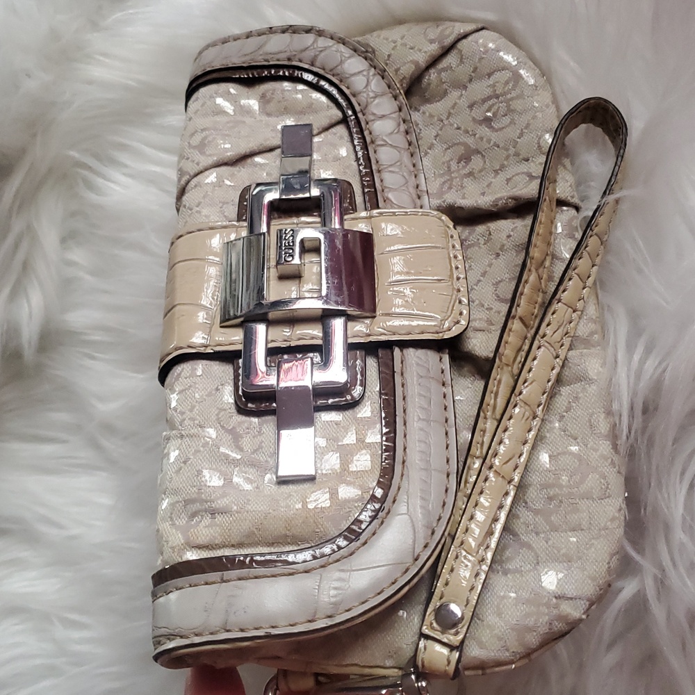 Guess wristlet